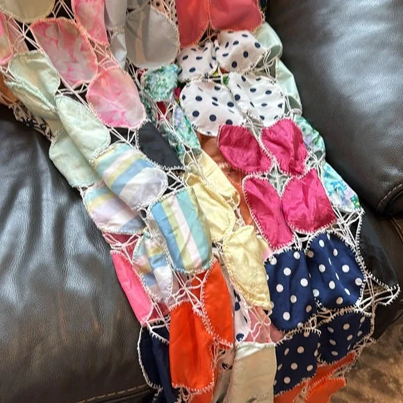 Yo yo Quilt top VTG fabric 63” x 94” crochet bed cover wall hanging art granny - Picture 10 of 15